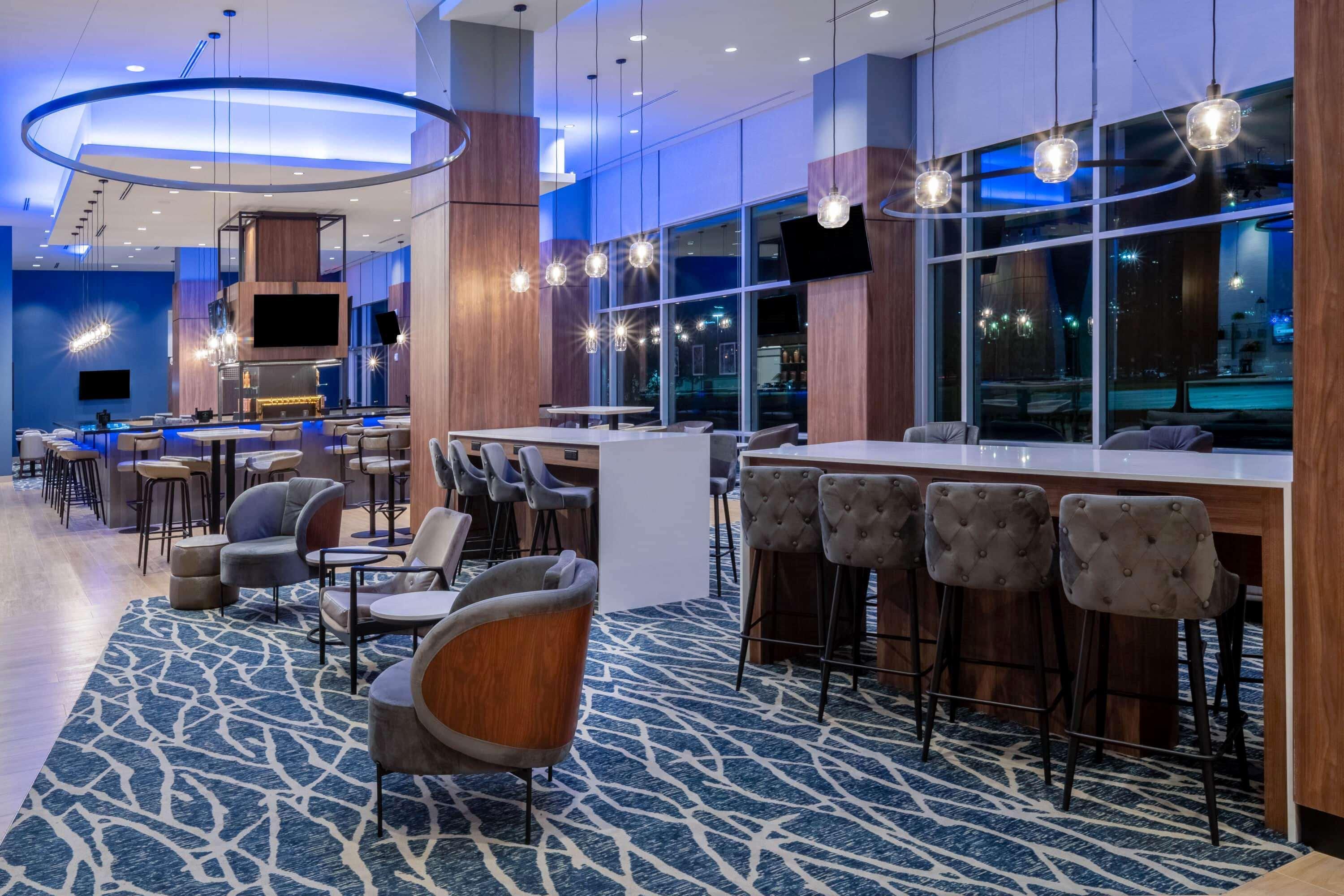 La Quinta Inn & Suites By Wyndham Nashville Downtown Stadium Exterior photo